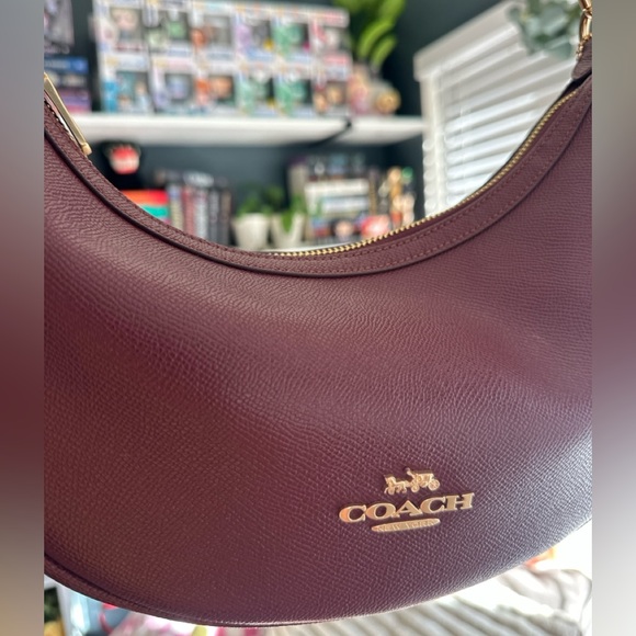 Coach Aria Shoulder Bag Merlot with Gold Hardware - Picture 5 of 13